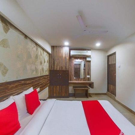 Serenity Inn Chennai Bagian luar foto