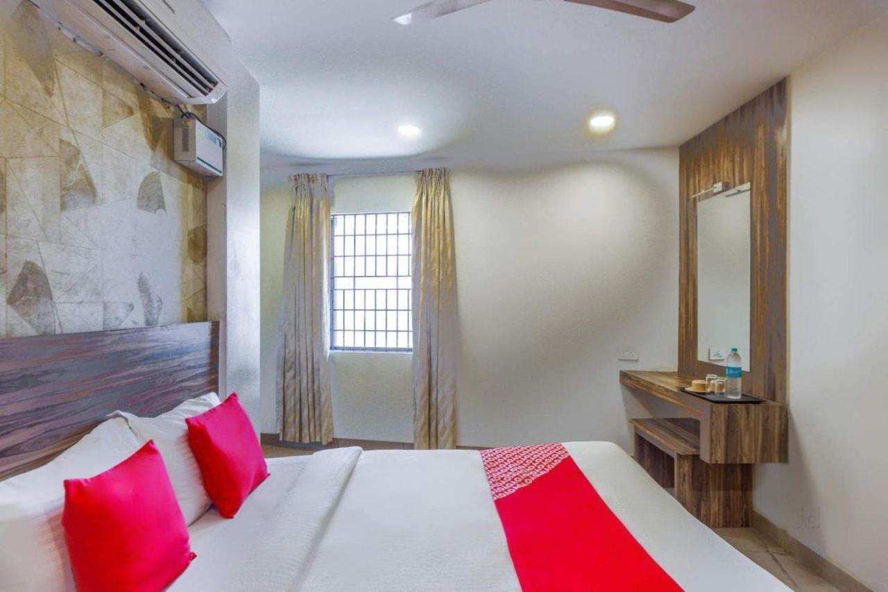 Serenity Inn Chennai Bagian luar foto